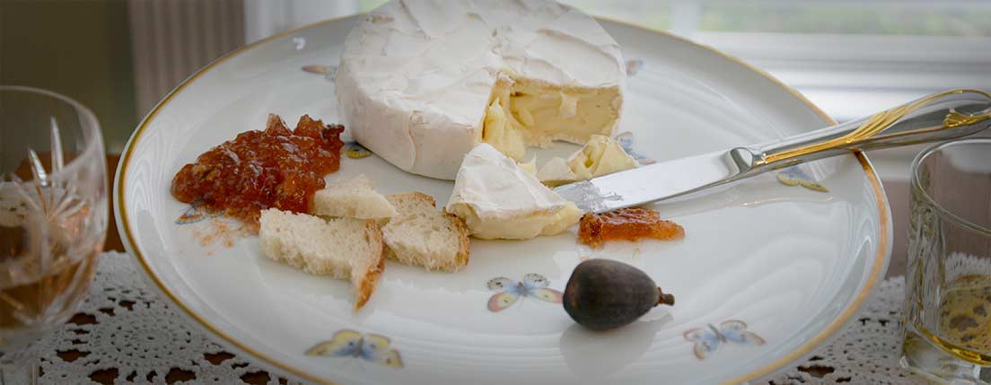 brie with fig and bacon jam